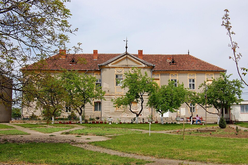 Castelul Telegdi din Tileagd — sediul istoric al Școlii Generale nr.1